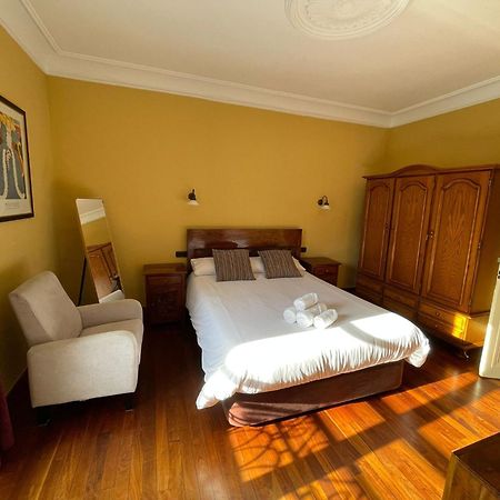 Hostal Esmeralda Комільяс Екстер'єр фото