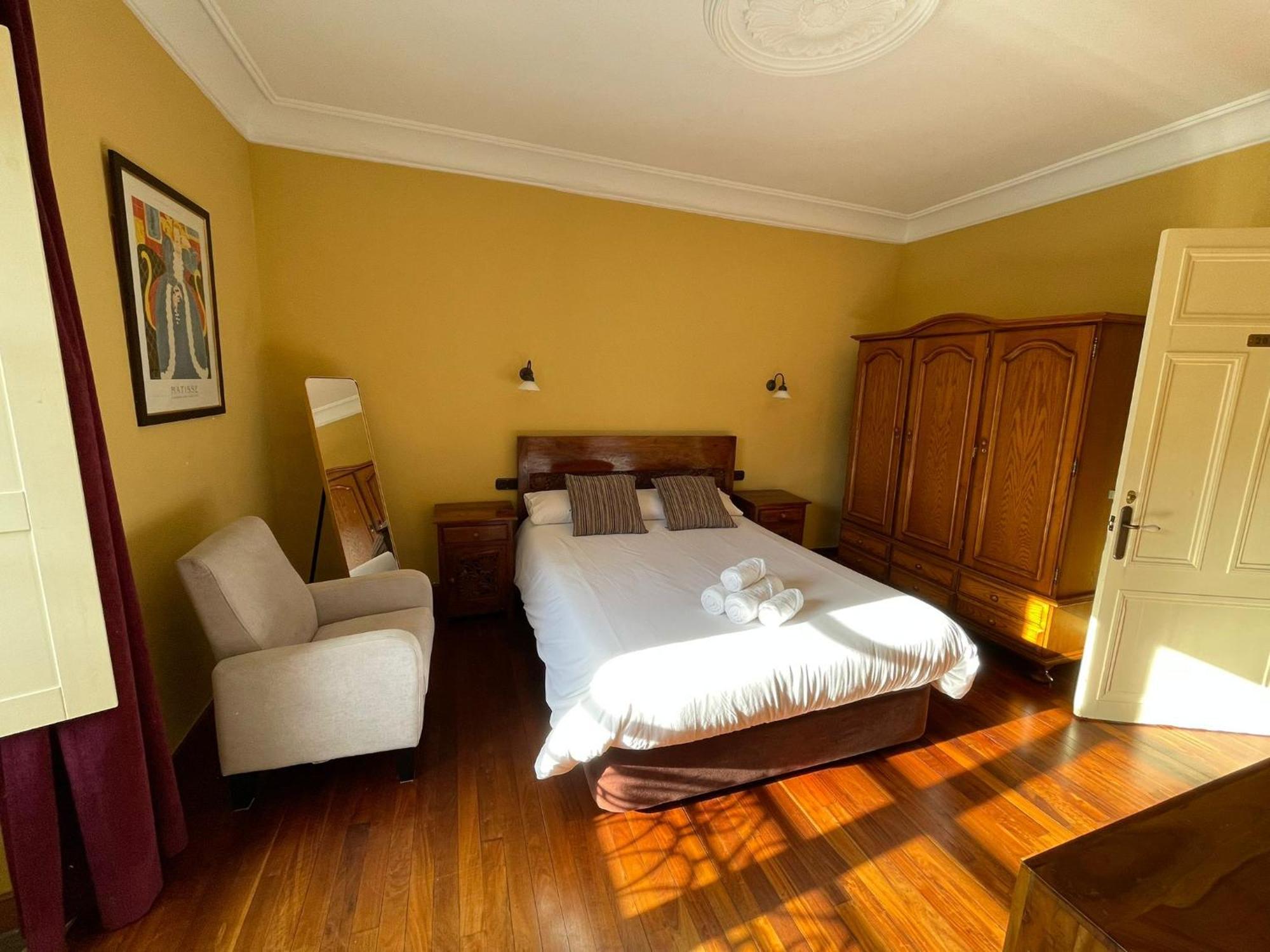 Hostal Esmeralda Комільяс Екстер'єр фото